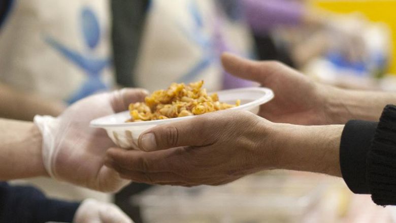 Spesa sempre più oculata per i rincari e alla Caritas scarseggiano pasta, olio e riso