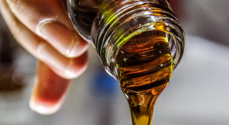 Qual è l’olio extravergine di oliva migliore secondo Altroconsumo