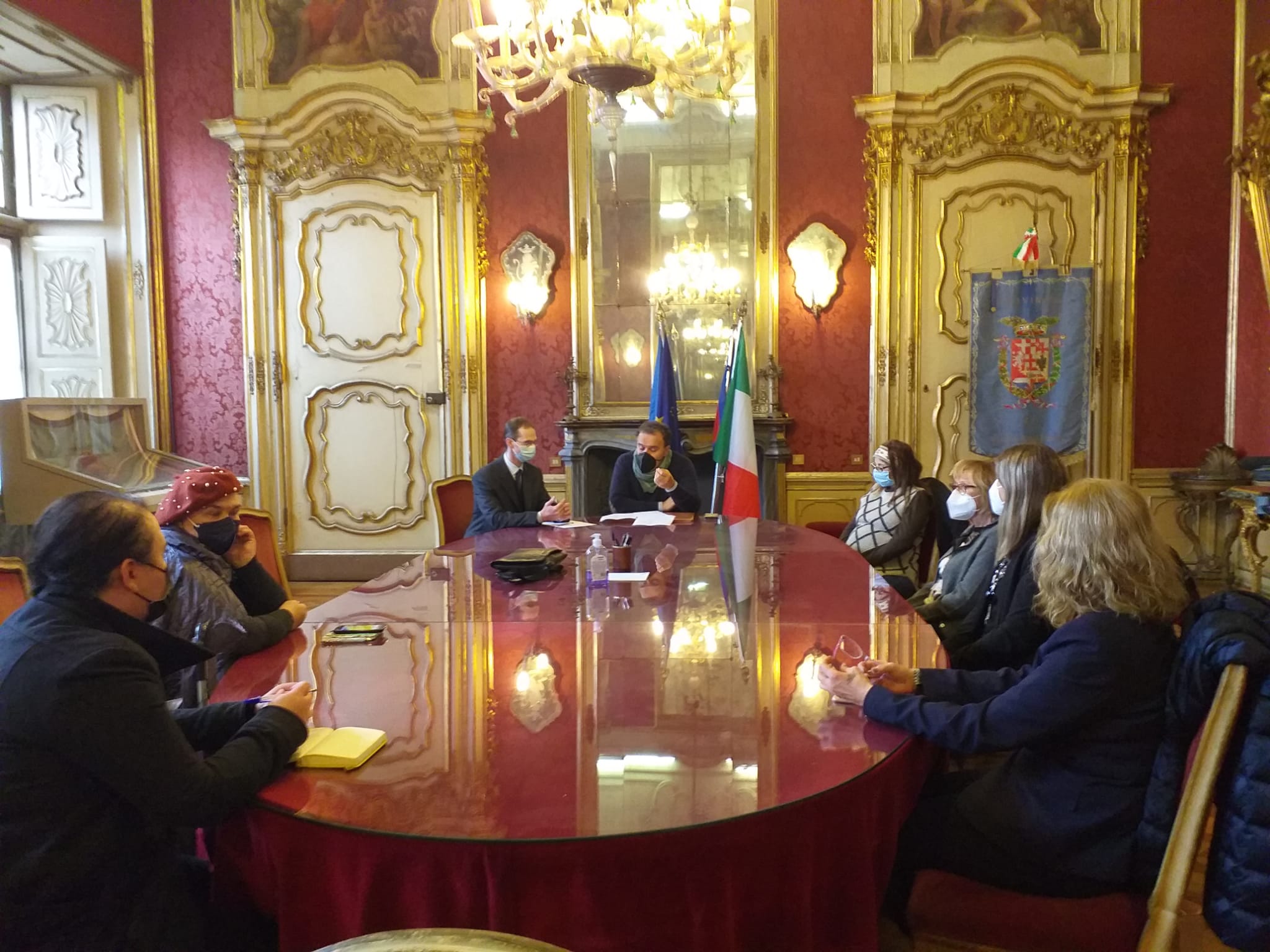 Assorbenti gratis a 300 donne in difficoltà grazie alla S. Vincenzo de Paoli, me.Dea e Centro Femminile