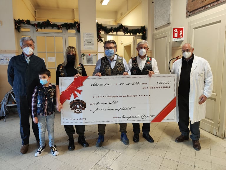 Gli Harleysti del Monferrato Chapter consegnano maxi assegno all’Infantile