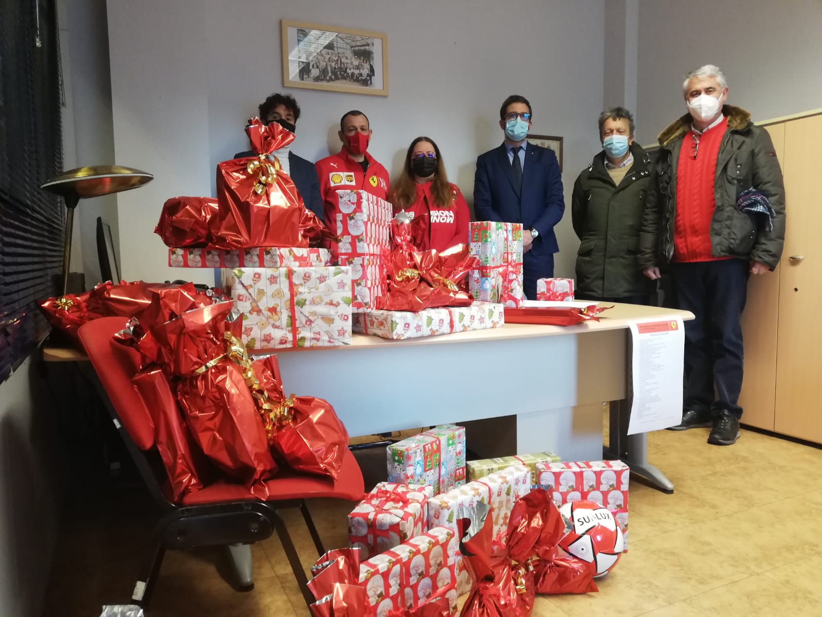 Dal Club Ferrari doni ai bambini di famiglie in difficoltà