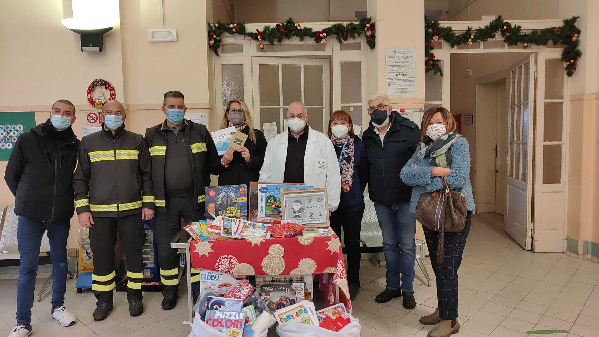 All’Infantile operazione “Regala un sorriso” con tanti giochi, materiale didattico e album da colorare