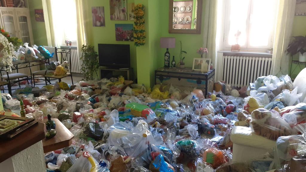 Alla stazione tornerà l’albero dei giochi grazie ad Angela: “500 regali per i bambini bisognosi”
