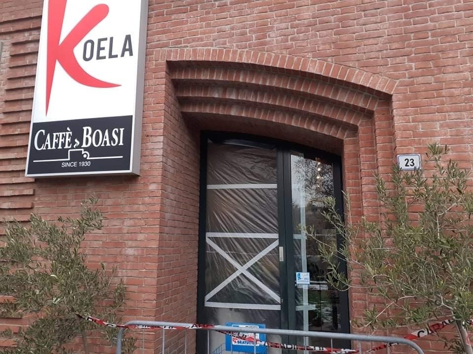 Altra spaccata ad Alessandria: questa volta i ladri entrano nel bar Koela