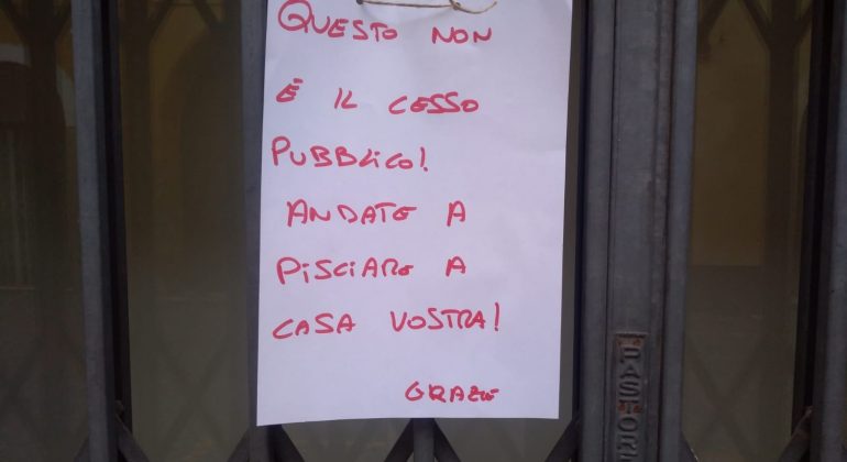 Cittadini preoccupati per il degrado in via Cavallotti a Valenza