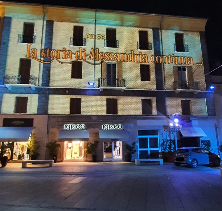 Auto in piazzetta della Lega: “Anche una sola macchina rovina la bellezza della città”