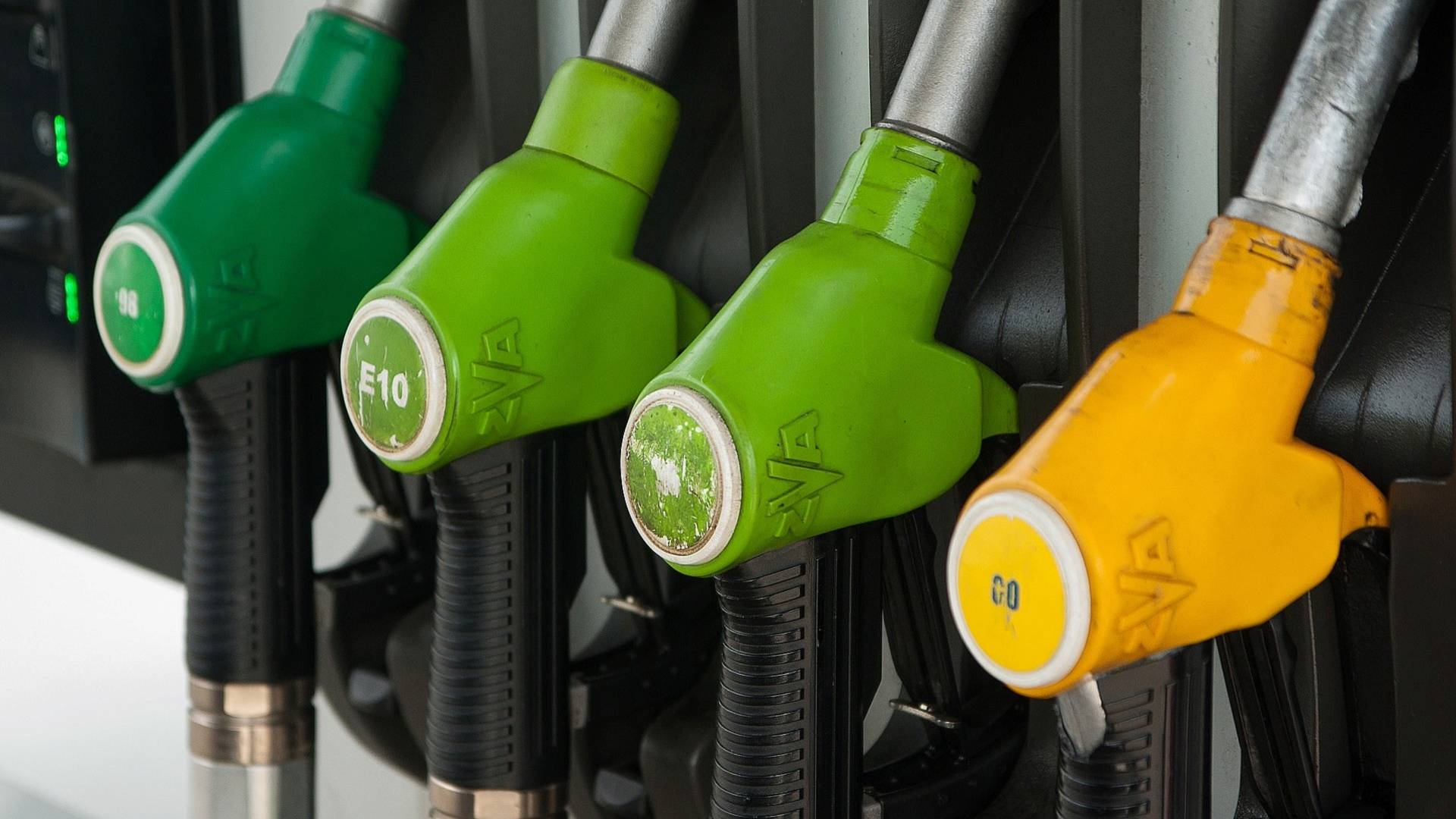Carburanti: prezzi poco mossi per benzina e diesel