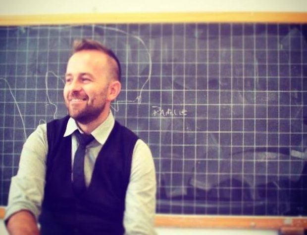 “Dillo al Prof” parla di voti e giudizi con Enrico Galiano di “Cose da prof”