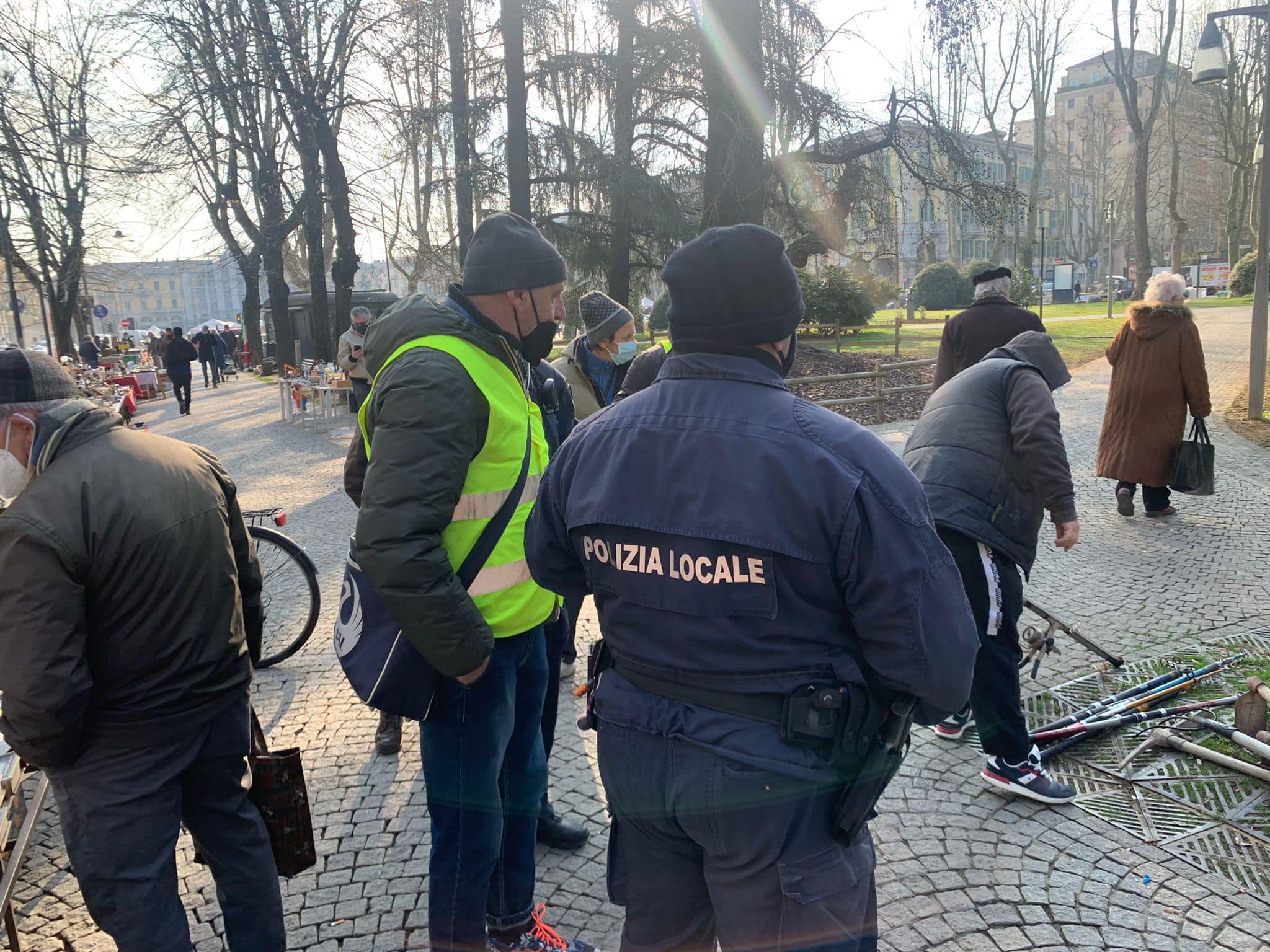 Controlli della Polizia al mercatino dell’antiquariato di Alessandria