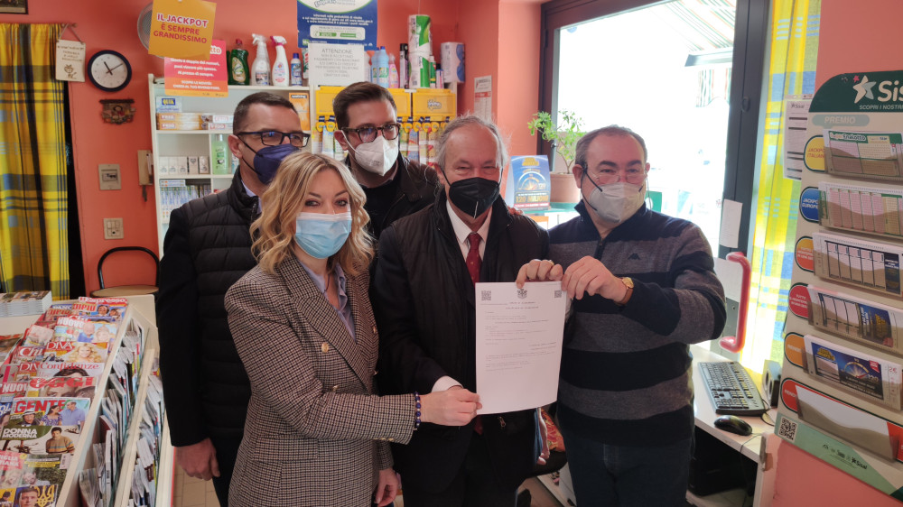 Ad Alessandria anche nelle edicole si potranno chiedere i certificati anagrafici