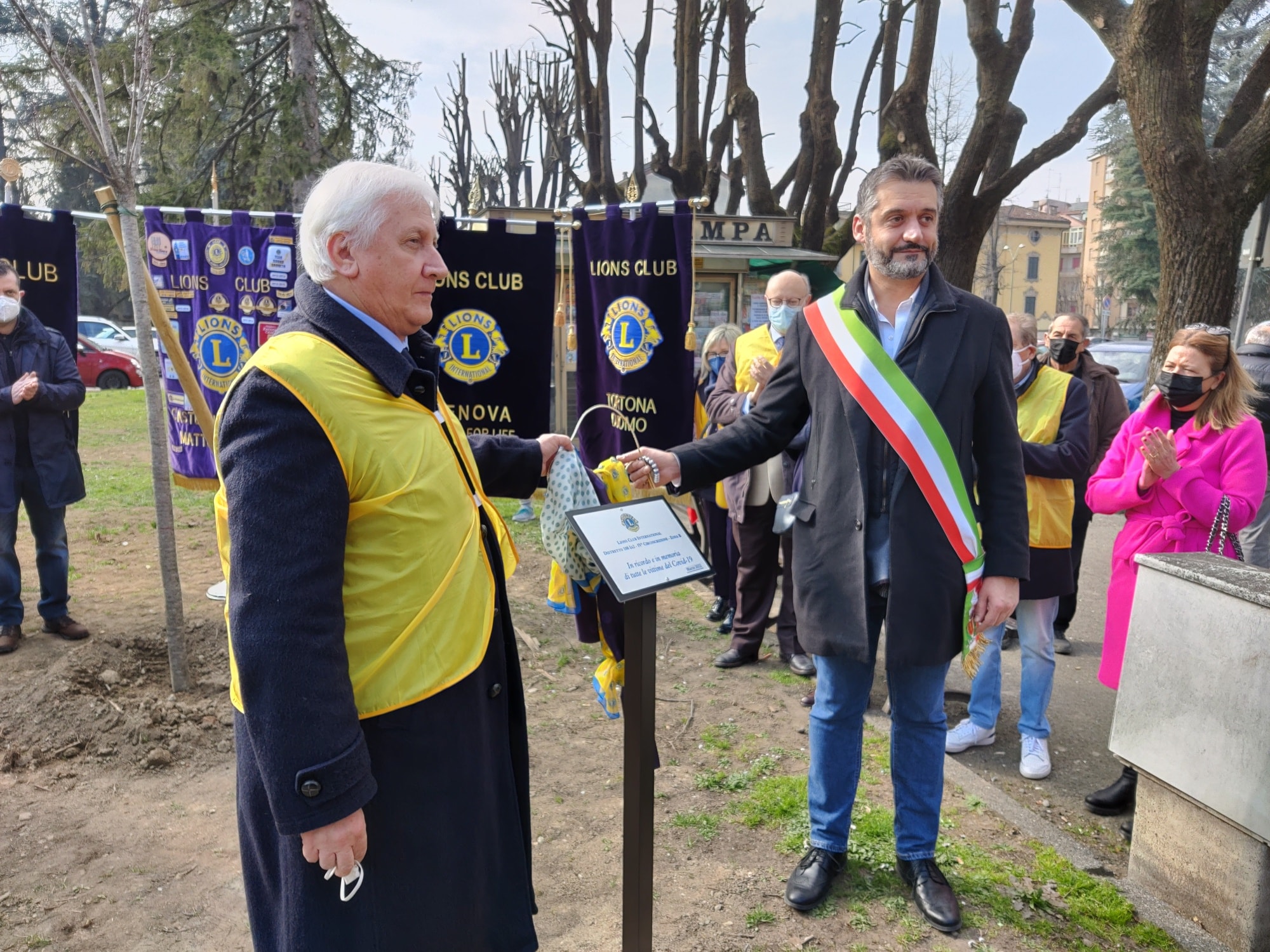 A Tortona un ciliegio per ricordare le vittime del Covid-19
