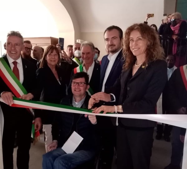 A Fubine inaugurato l’ascensore comunale per le persone con disabilità: presente il ministro Stefani