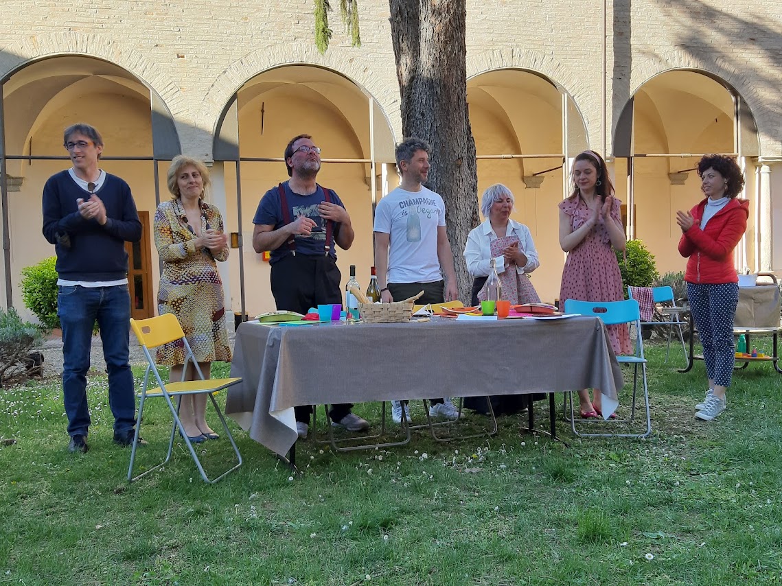 L’ironia della non convivialità. Recensione de “Il pranzo” de Gli Illegali