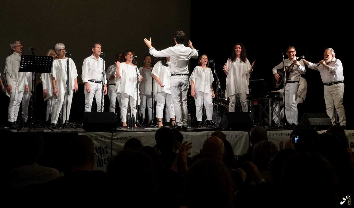 Domenica di jazz ed energia con i Joy Gospel Singers e Karima