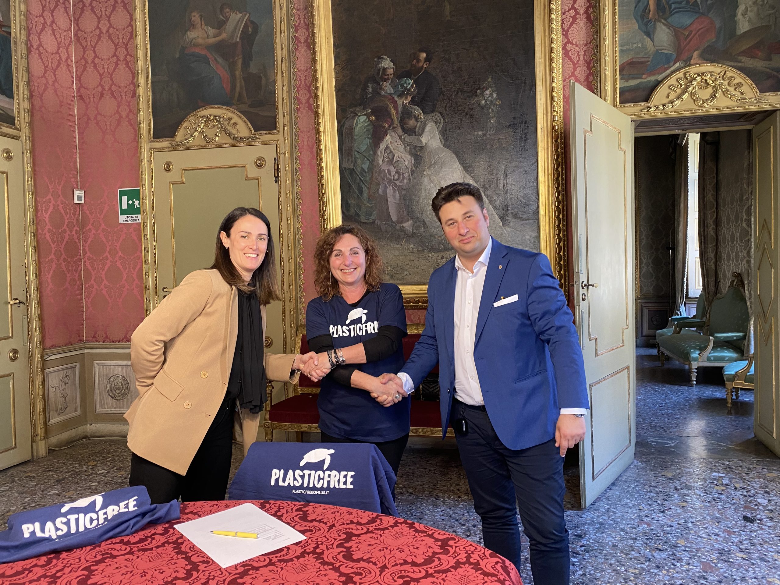 Accordo per una città sempre più pulita. Firmato protocollo tra Casale e Plastic Free