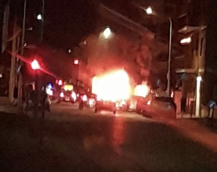 Cassonetti in fiamme in via Maggioli al Cristo ad Alessandria