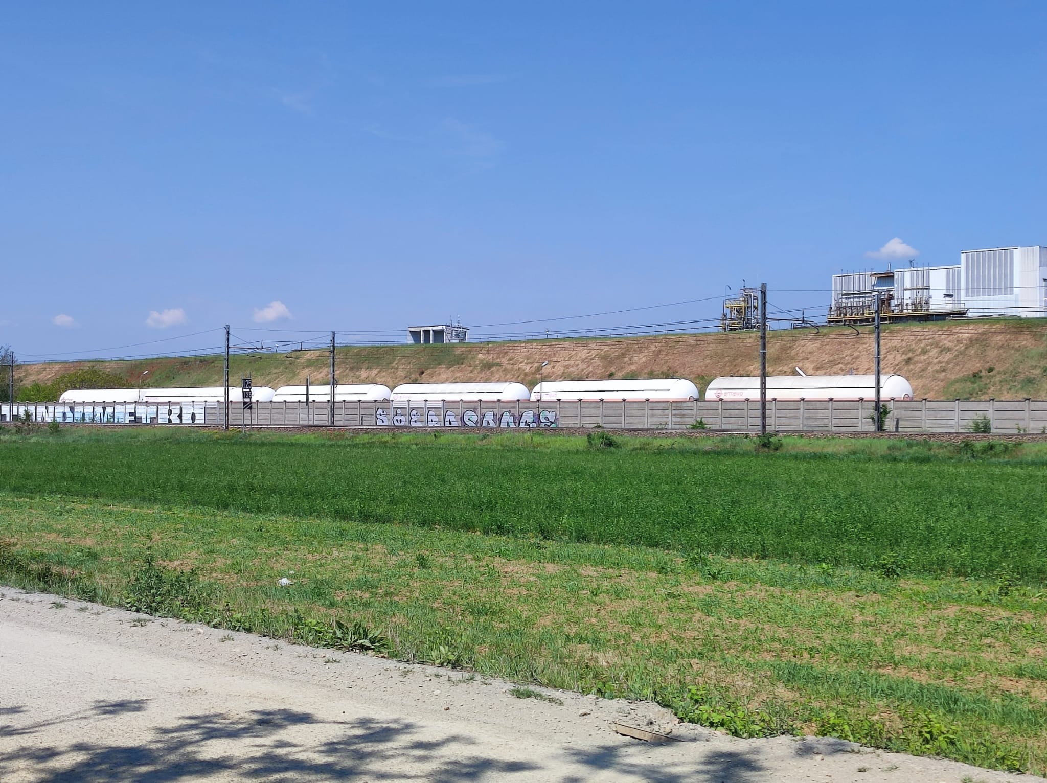 Arpa su incendio polo chimico: “Evento di durata limitata. Non necessari rilievi aria”