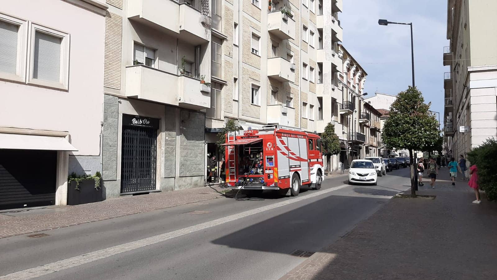 Fumo da uno scantinato in via Lega Lombarda a Valenza: pompieri sul posto