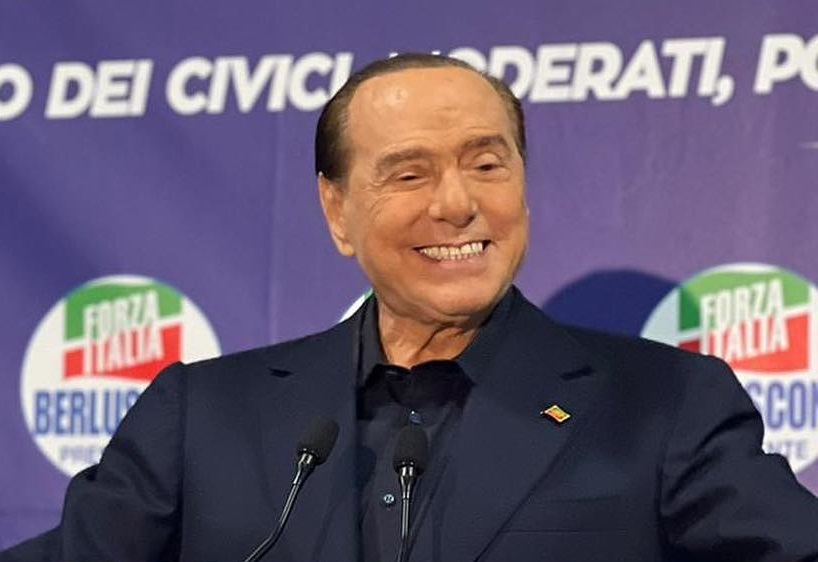 Morto Berlusconi: il consiglio comunale di Alessandria si ferma per ricordarlo