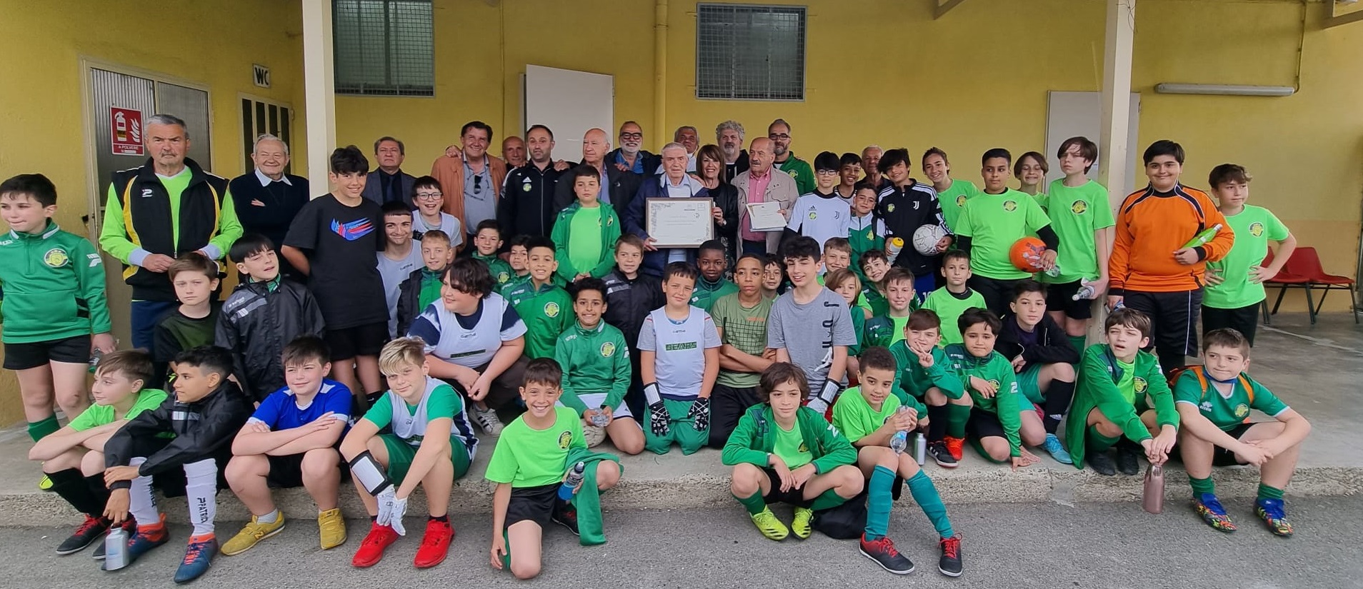 Alla Don Bosco la premiazione dello storico mister Angelo Fiore: “Una persona straordinaria e unica”