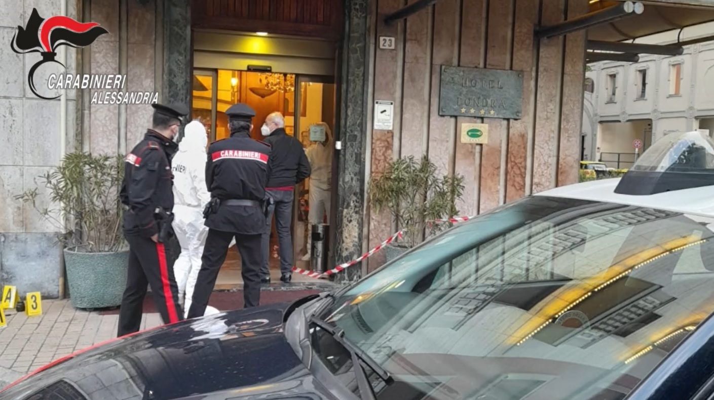 Omicidio Hotel Londra, il parroco al funerale: “Gesto crudele e sconcertante”