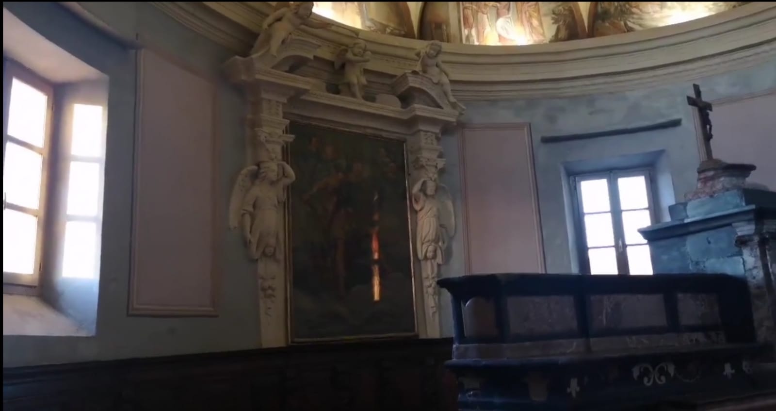 A Mirabello, all’alba, si aspetta il solstizio d’estate e il raggio di sole che illuminerà San Michele