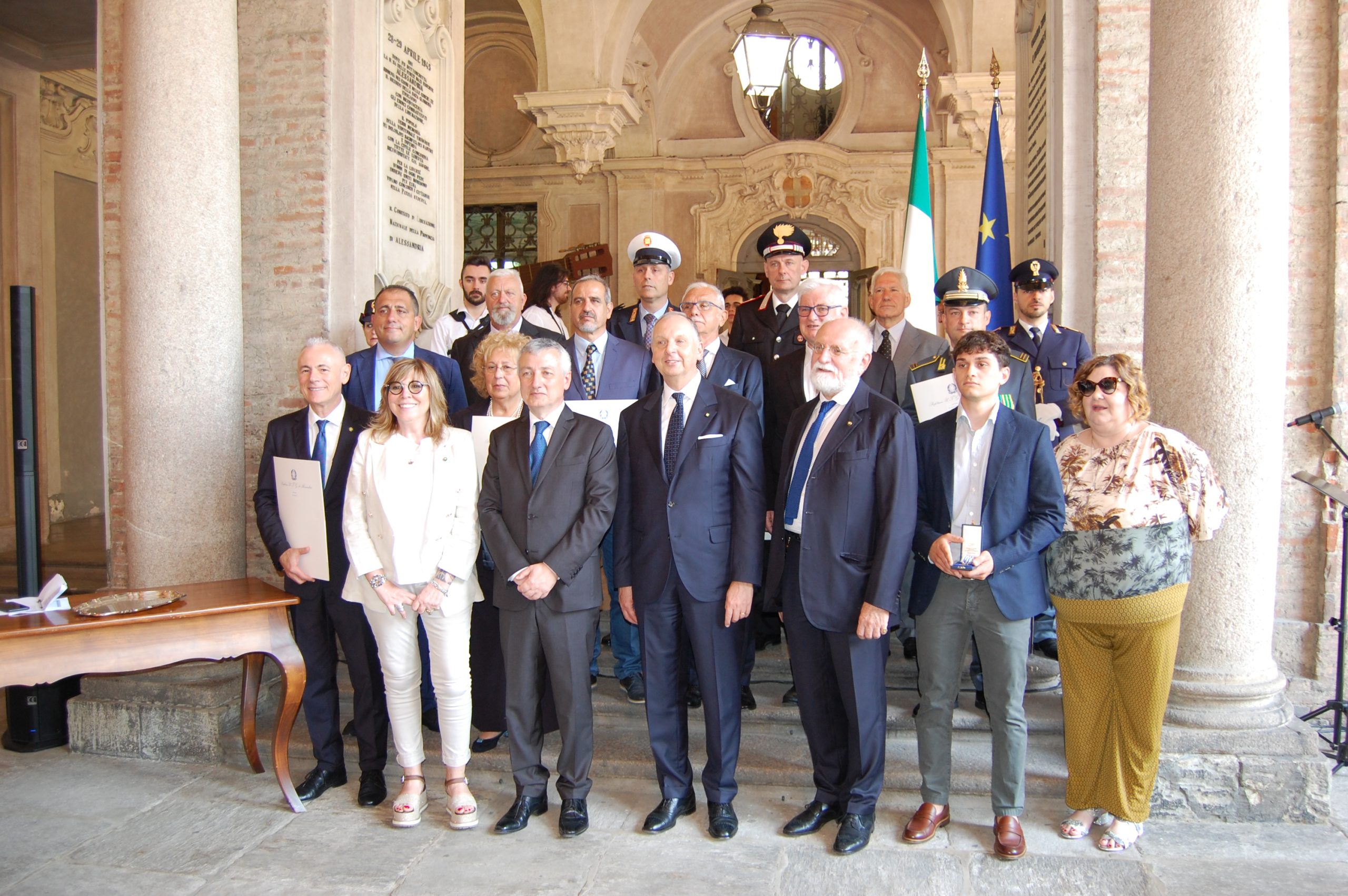 Onorificenze in Prefettura: le foto della premiazione in Prefettura