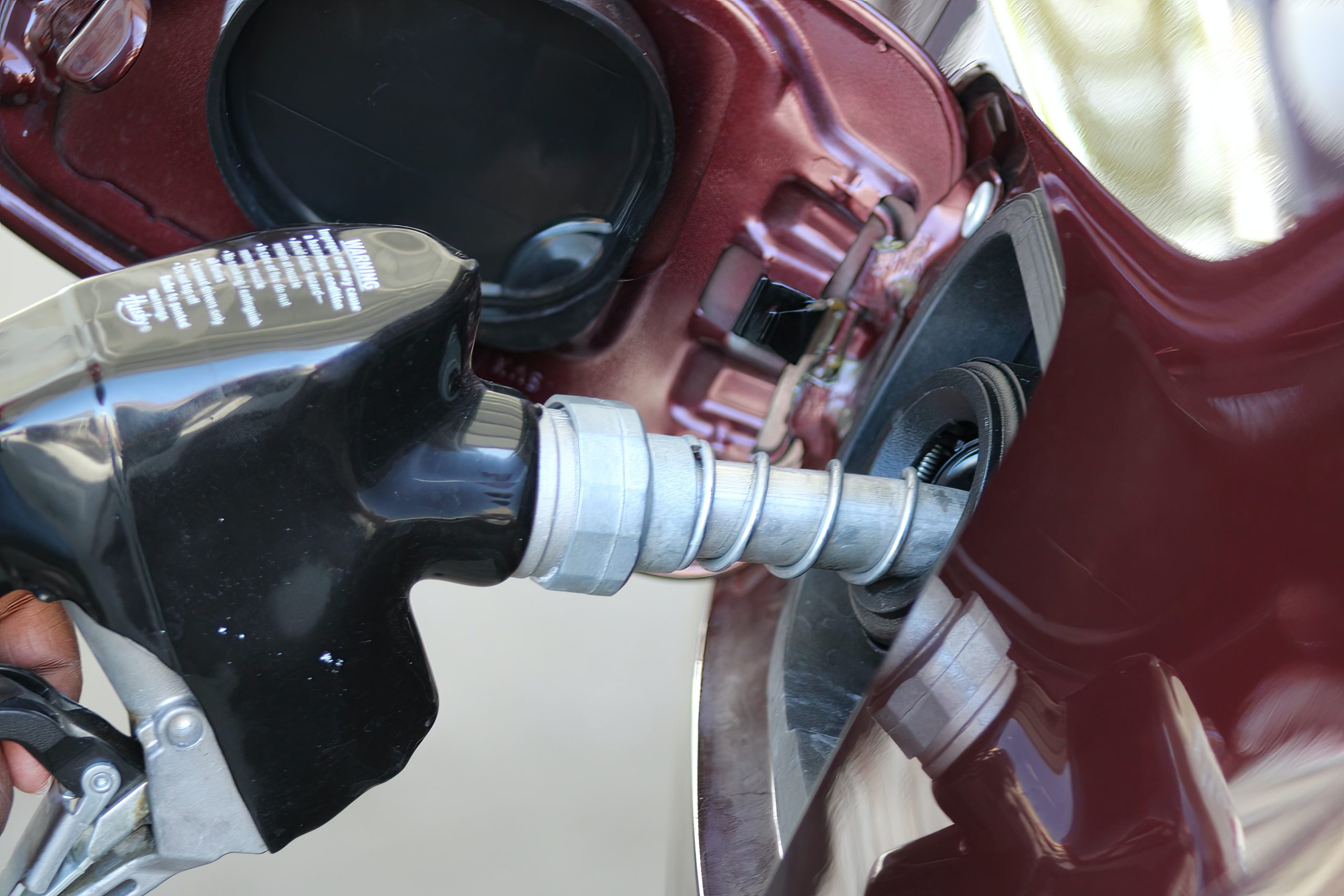 Carburanti: nuovo giro di rialzo dei prezzi