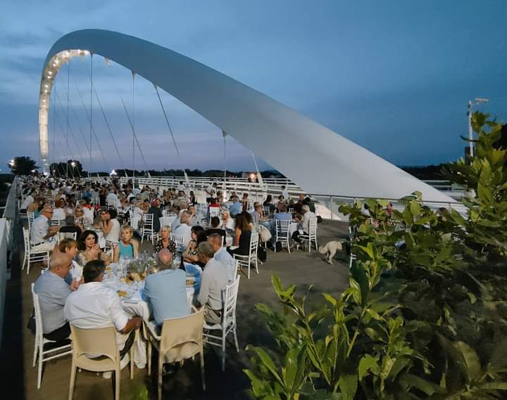Un enorme successo la cena benefica sul Meier: oltre 900 persone e tanti sorrisi