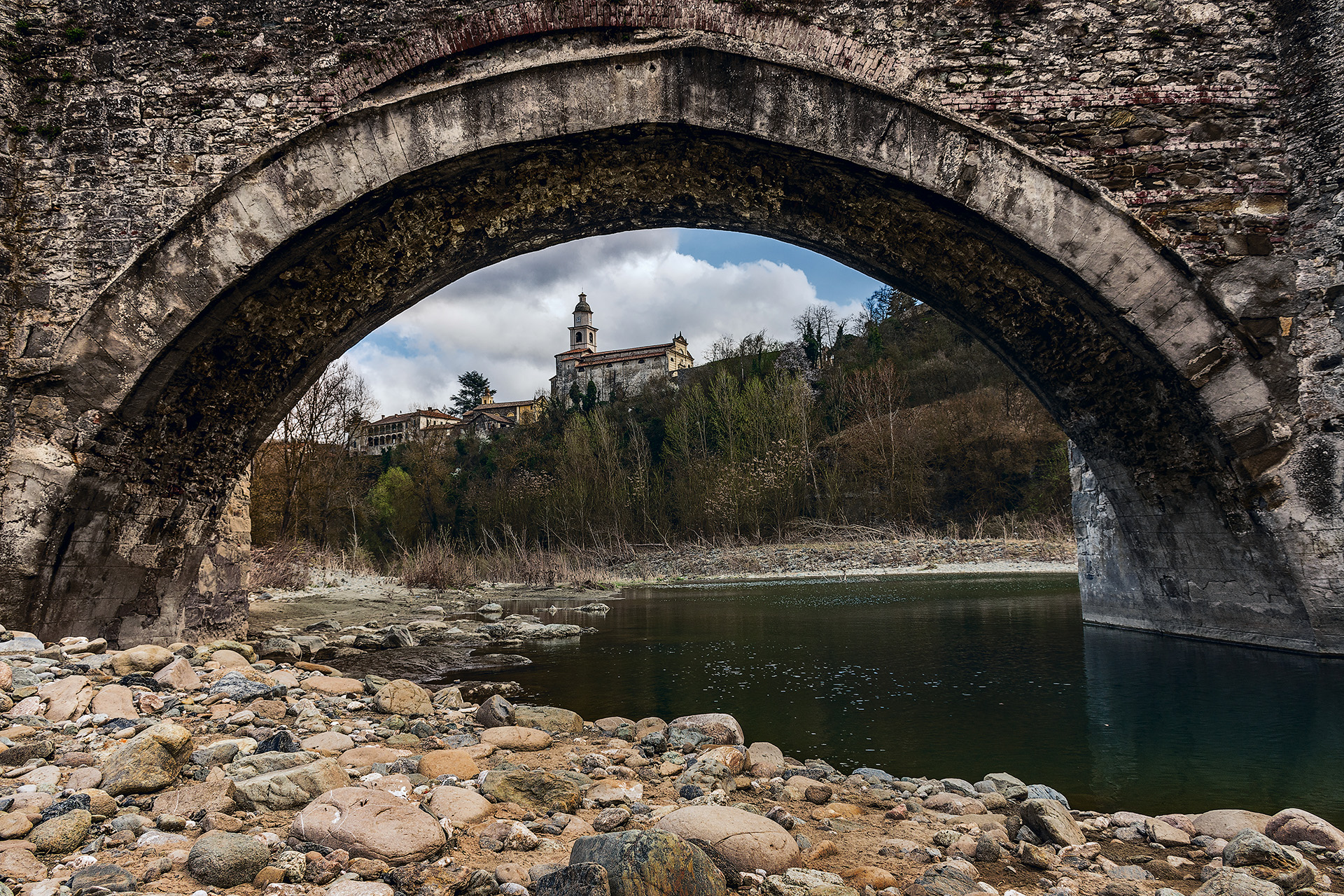 Ad Acqui la mostra Quo Vadis per togliere la ruggine dai nostri sguardi e ritrovare la bellezza