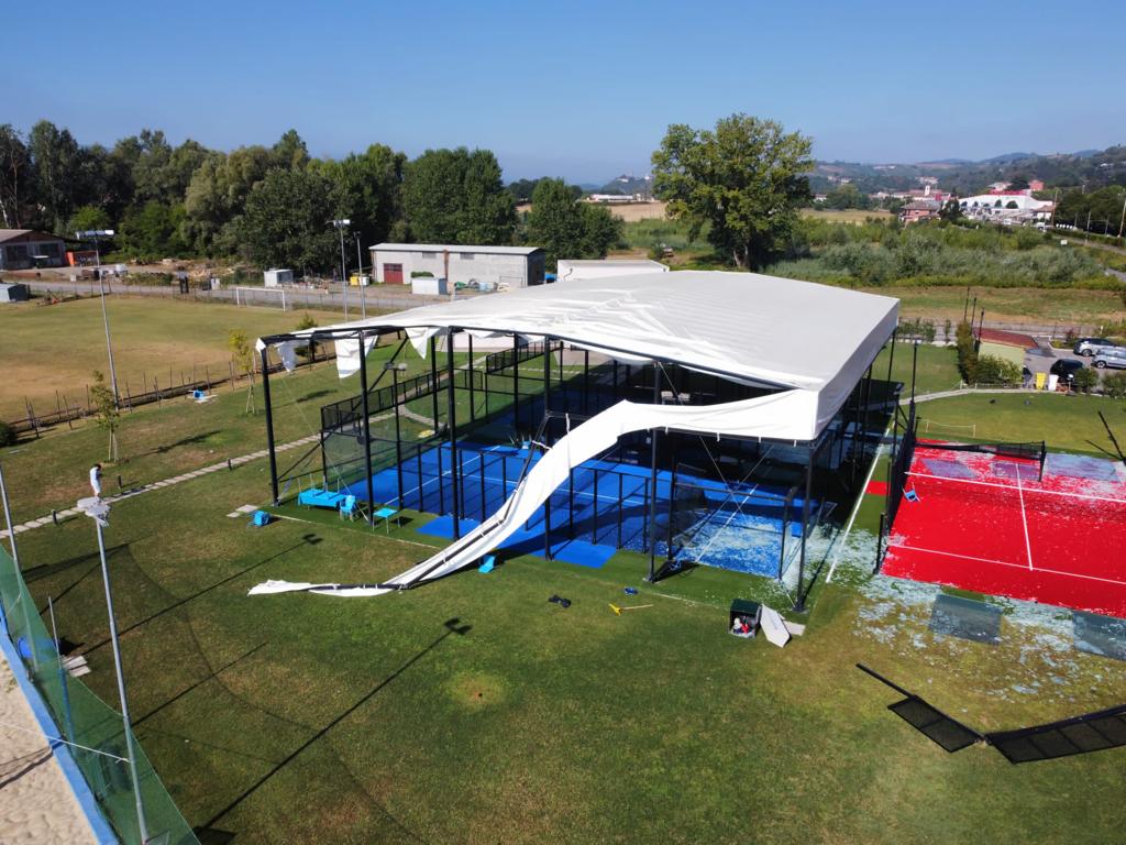 Vento distrugge campi e strutture dell’Acqui Sporting Club: “In pochi minuti spazzato via il lavoro di 2 anni”