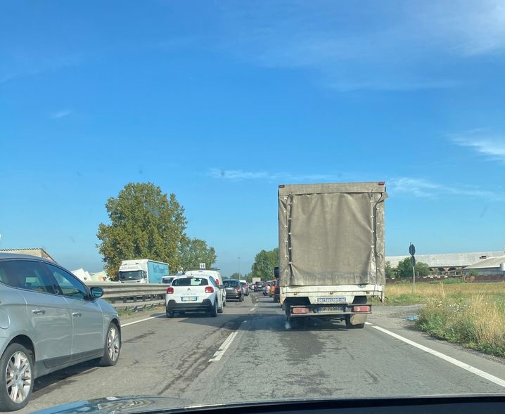 Code a Spinetta Marengo in direzione Alessandria per lavori