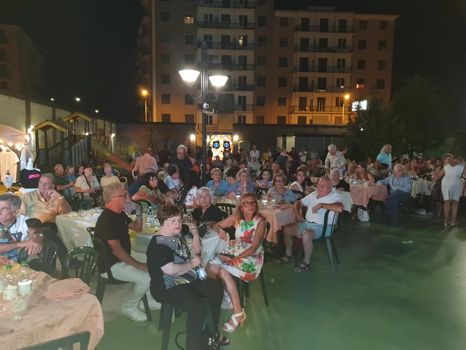 Successo alla cena dei commercianti del quartiere Cristo