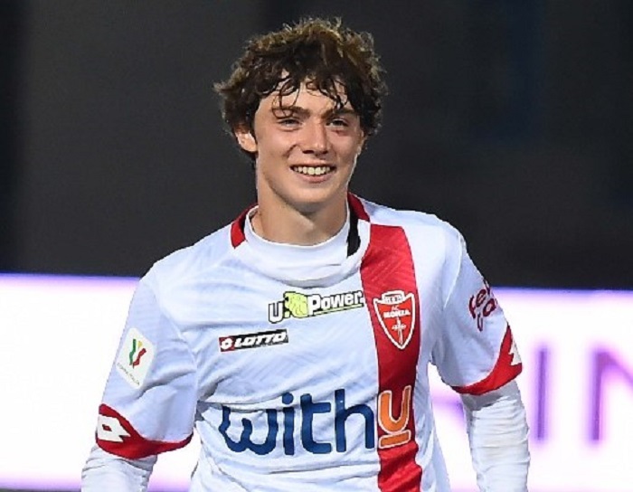 Luca Lombardi in prestito dal Pescara mentre Kolaj viene ceduto a titolo definitivo ai Delfini