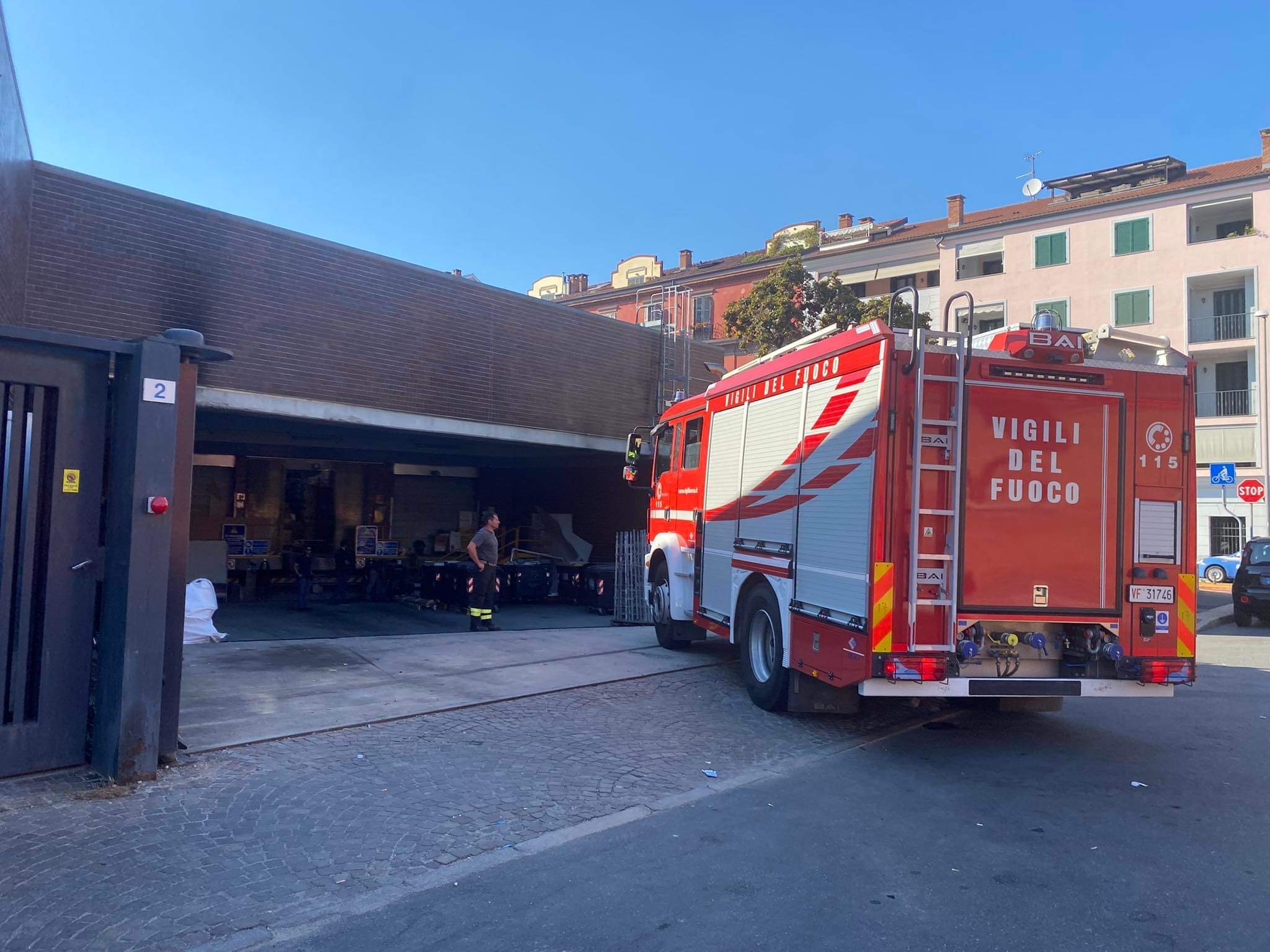 Fumo dall’Esselunga di Alessandria: principio di incendio domato dai Vigili del Fuoco