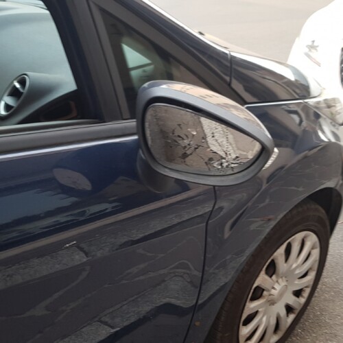 Vandali ad Acqui: specchietti danneggiati in via Amendola