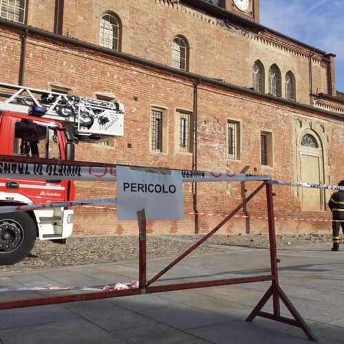 Collassa parte del tetto della chiesa Santa Maria di Castello ad Alessandria