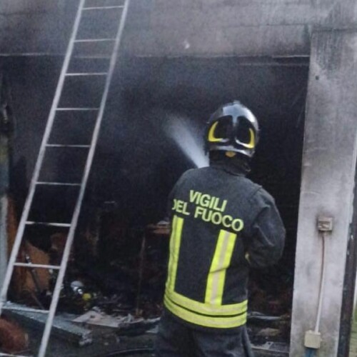 Incendio di un garage a Frassineto Po