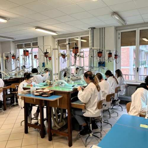 Corsi per diventare orafi a Valenza: a fine mese al via quello per prodotti made in Italy