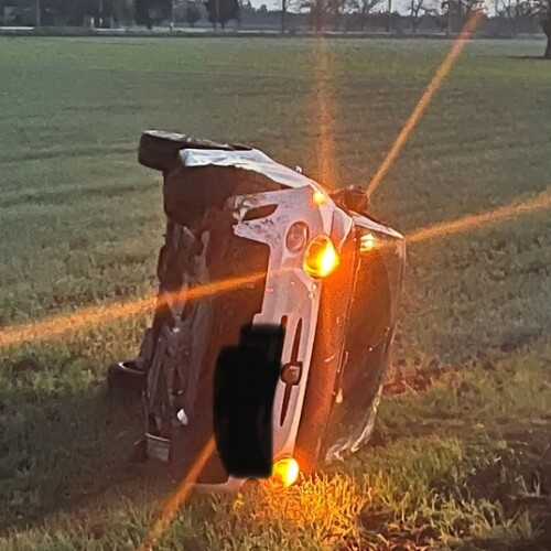 Incidente tra Alessandria e S. Giuliano Vecchio: auto si scontra con un camion ed esce di strada