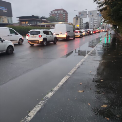 Piste ciclabili allagate ad Alessandria: un problema per ciclisti e pedoni