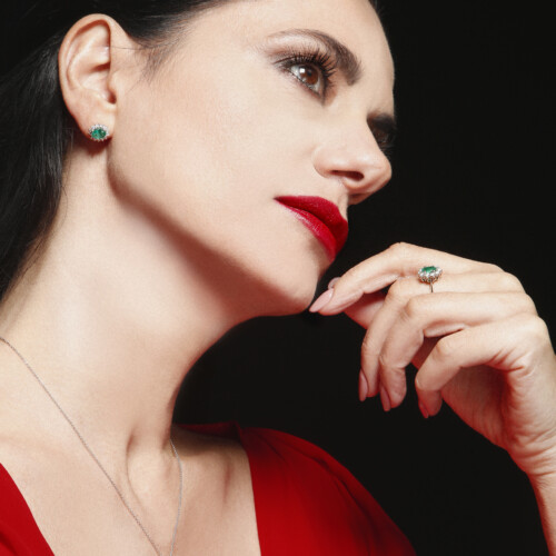 Valenza continua a brillare: Rossella Brescia testimonial della maison “Il Diamante”