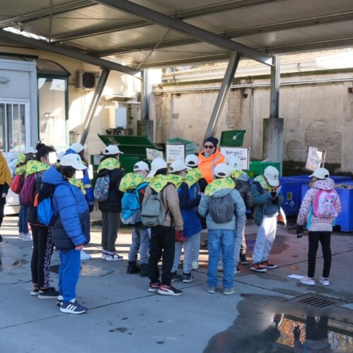 Mattinata ecologica per i bambini delle scuole Bovio e Morando nella sede di Amag Ambiente