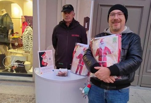 Basta una piccola donazione per diventare Babbo Natale e partecipare alla sfilata