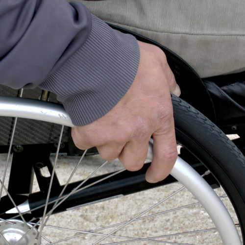Lombardia: via libera alla legge sui caregiver familiari