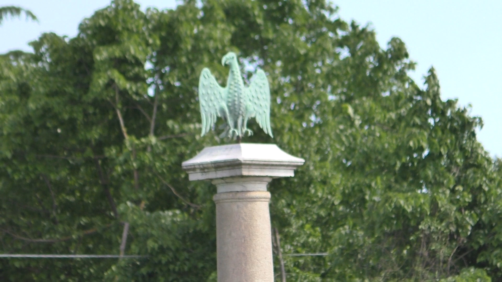 Domenica torna all’antico splendore la colonna con l’aquila di Marengo