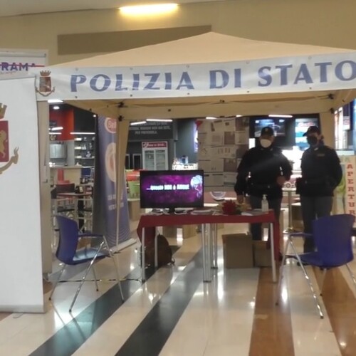 Giornata contro la violenza sulle donne: venerdì lo stand della Polizia al centro commerciale Panorama
