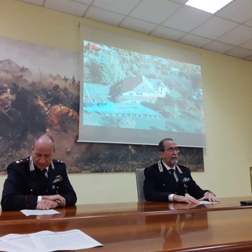 Vecchio ristorante trasformato in una serra di canapa indiana: lo spaccio fruttava 45mila euro al mese