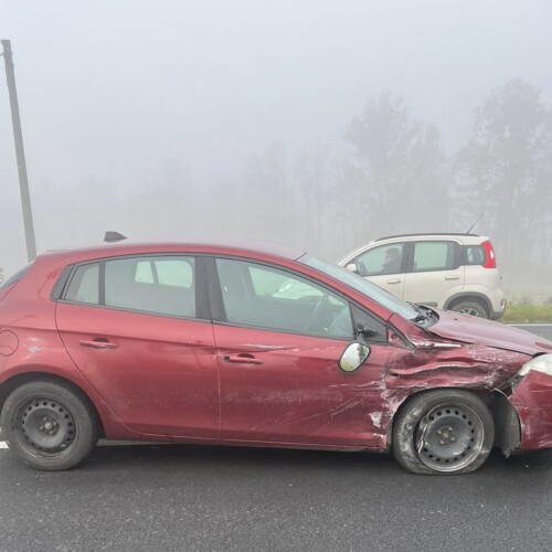 Scontro tra auto e furgone: rallentamenti sulla strada per Solero