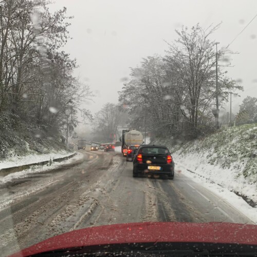 Problemi tra Alessandria e Acqui per la neve. Rischio gelicidio in serata